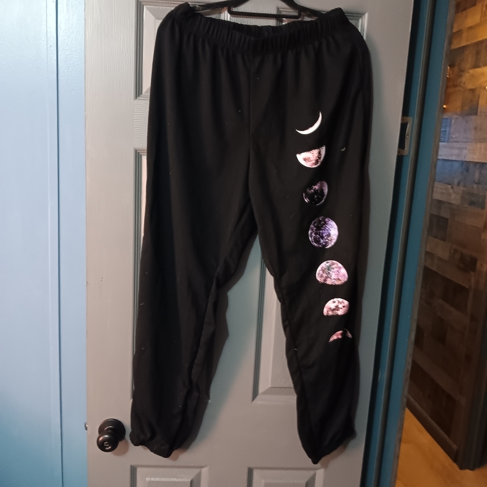 Black Women Moon Phase Jogger Sweatpants